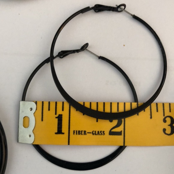 Fashion Jewellery 3 pairs of hoop earrings. FREE with purchase of 2items DM Me - Picture 6 of 8